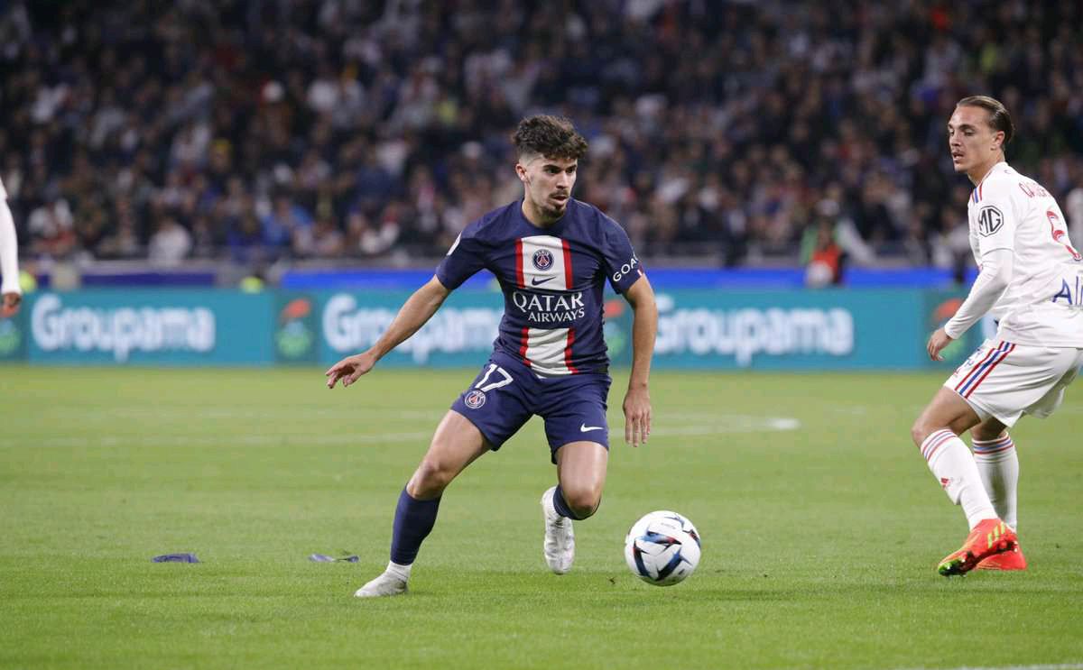 不禁令人想 不禁令人想